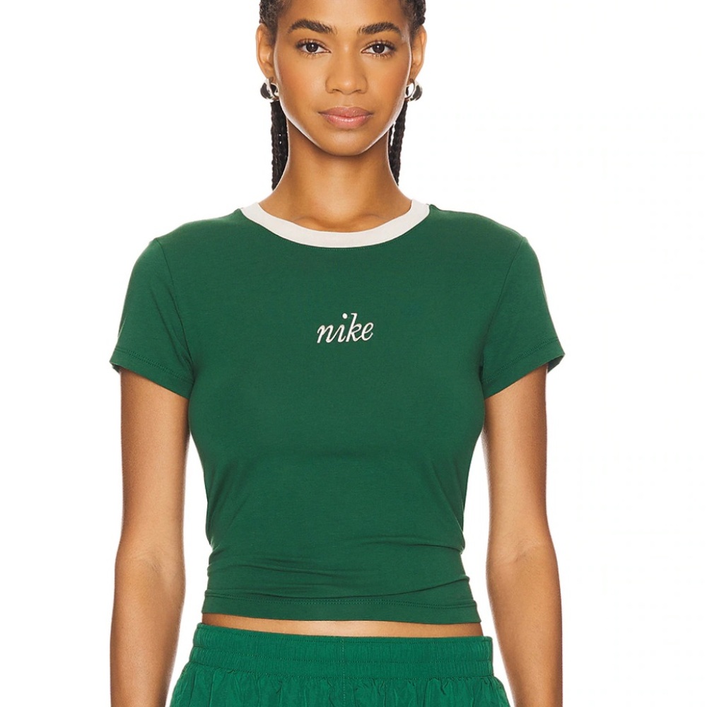 Nike Sportswear Chill Tshirt - Picture 1 of 3